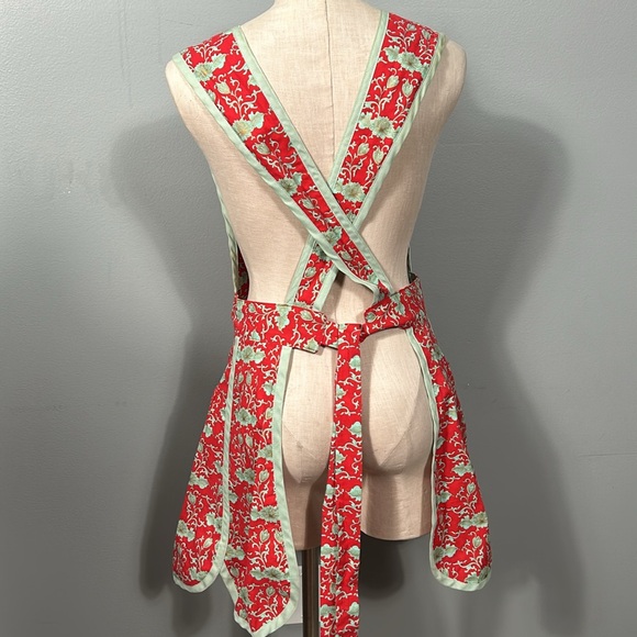 Vintage Teal and Red Floral Criss Cross Back Apron - Picture 5 of 10